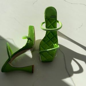 NWOT Jeffery Campbell Movie Platform Mule in Green Satin Green size 9